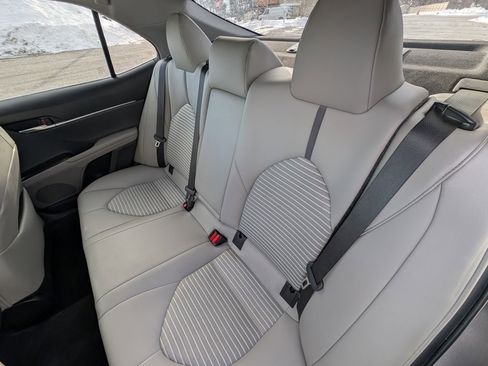 Used 2022 Toyota Camry SE image 17