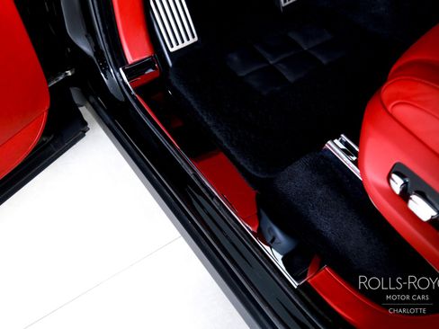 Certified 2022 Rolls-Royce Cullinan w/ Dark Exterior Package image 17