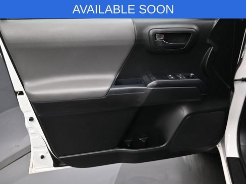 Used 2019 Toyota Tacoma SR image 10