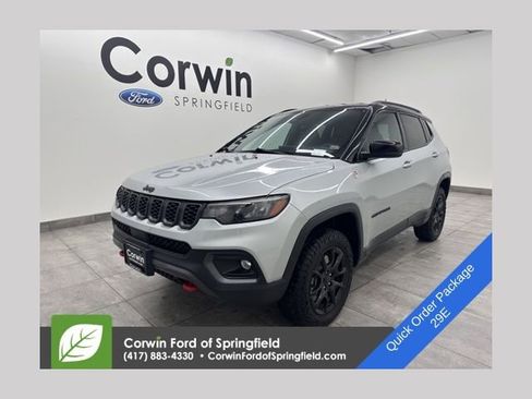 Used 2024 Jeep Compass Trailhawk image 1