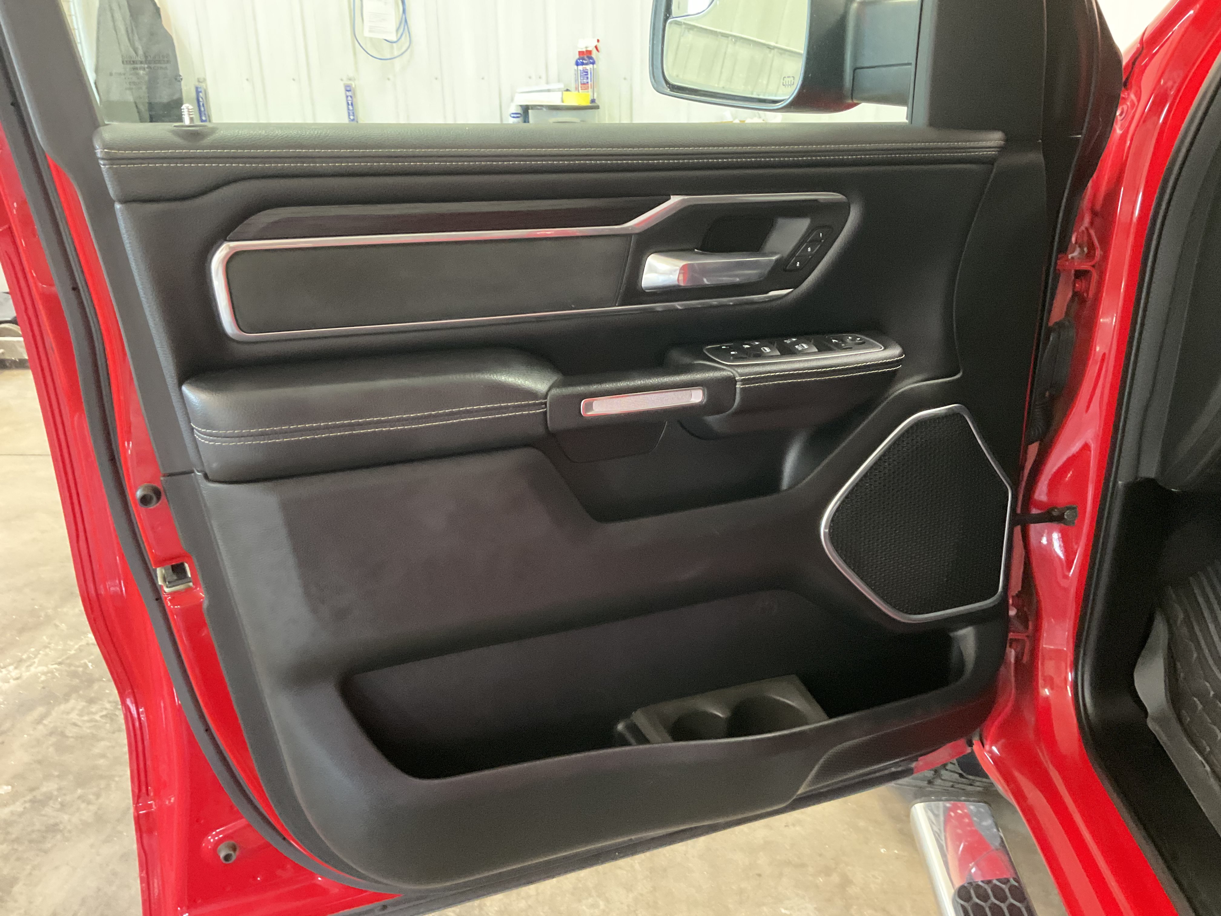 Used 2023 RAM 1500 Laramie AWD/4WD image 9