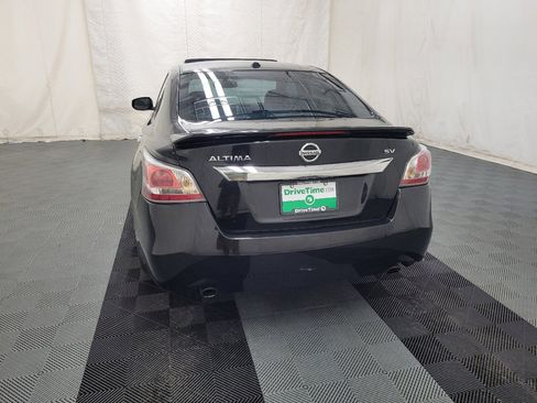 Used 2015 Nissan Altima 2.5 SV w/ Convenience Package FWD image 6