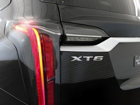 Used 2020 Cadillac XT6 Sport image 32