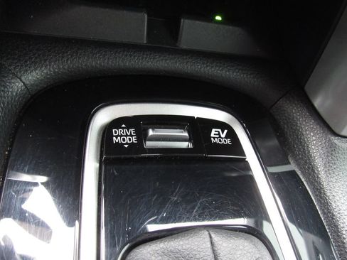 Used 2024 Toyota Corolla Cross AWD Hybrid w/ Convenience Package image 31