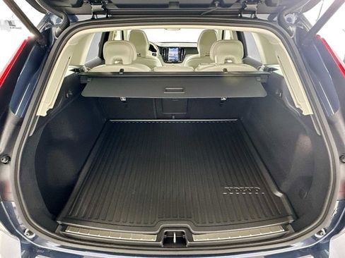 Used 2025 Volvo XC60 B5 Plus w/ Protection Package Premier image 24