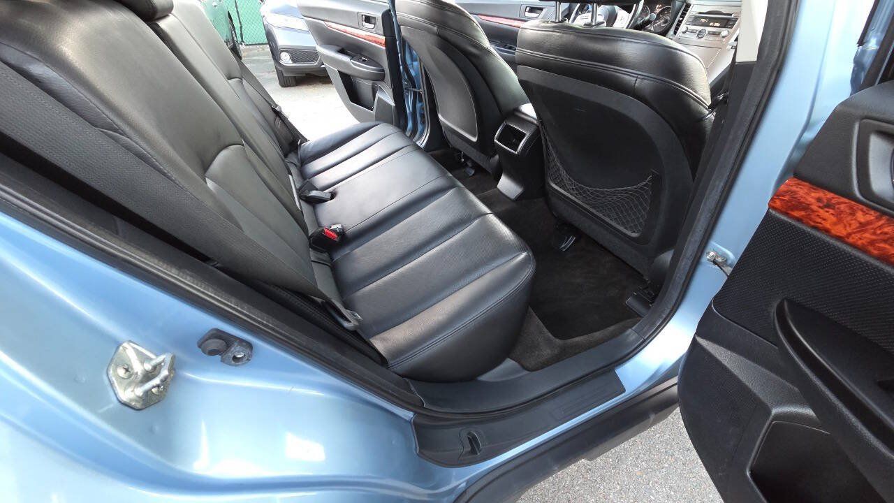 Used 2011 Subaru Outback 2.5i Limited AWD/4WD image 39
