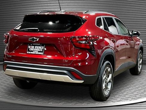 Certified 2025 Chevrolet Trax LT w/ Driver Confidence Package FWD image 6