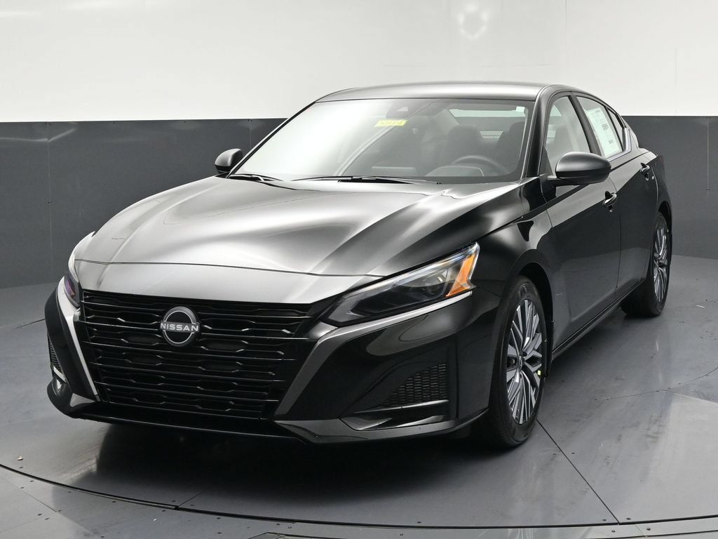 New 2026 Nissan Altima 2.5 SV FWD image 3