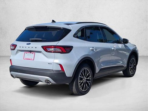 New 2026 Ford Escape SE image 2