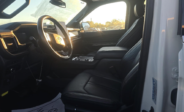 Used 2023 Ford Expedition Max Platinum AWD/4WD image 4
