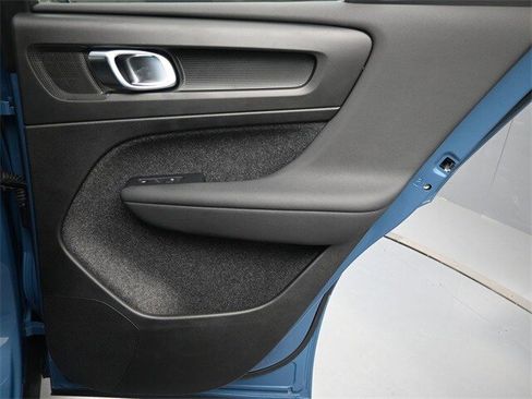 Certified 2024 Volvo XC40 B5 Plus w/ Protection Package Premier image 28