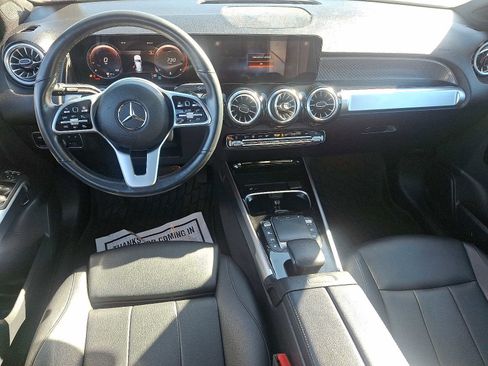 Used 2022 Mercedes-Benz GLB 250 4MATIC image 11