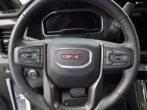 Used 2025 GMC Sierra 2500 AT4X image 37