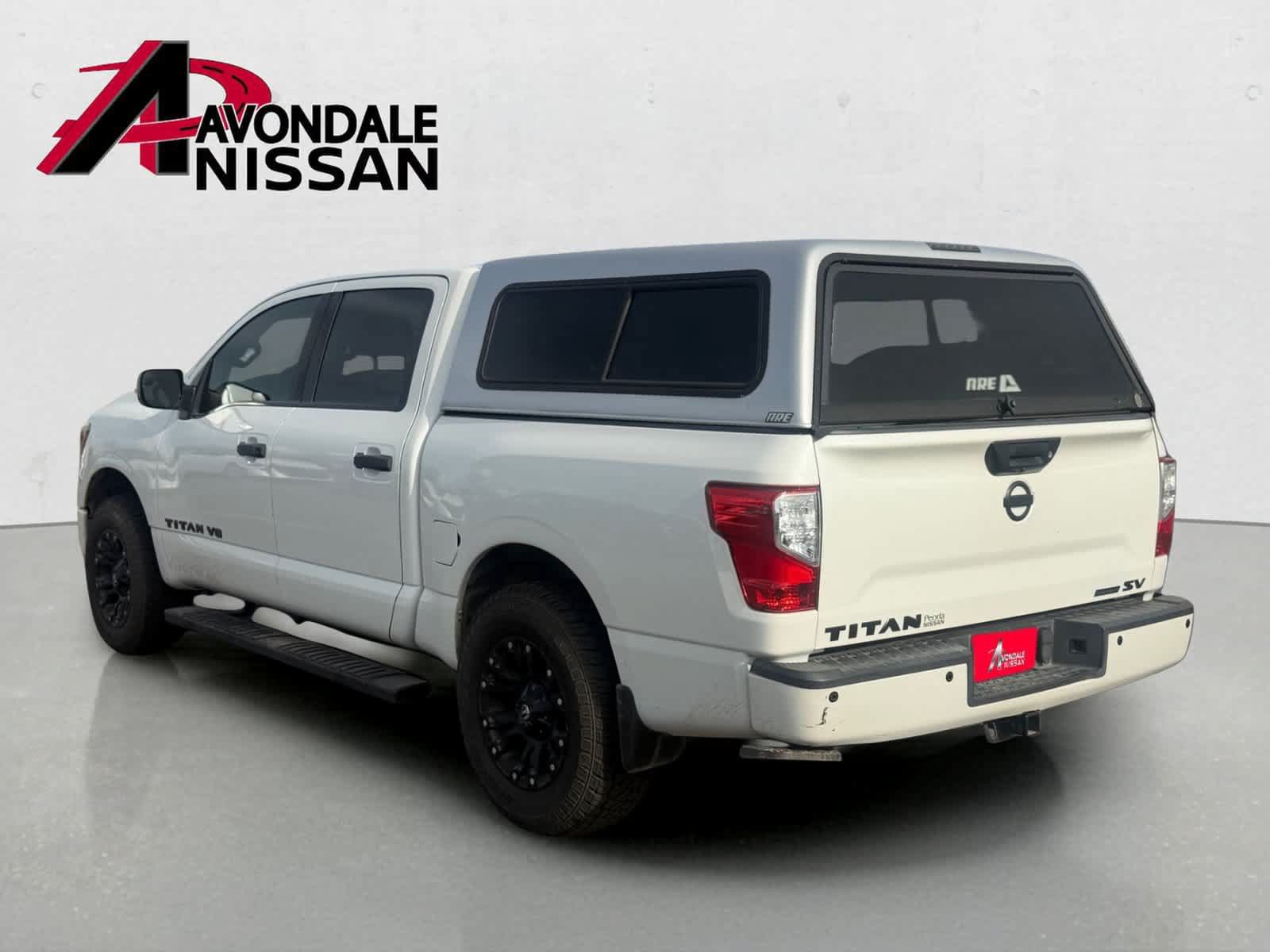 Used 2018 Nissan Titan SV w/ SV Convenience Package RWD image 3