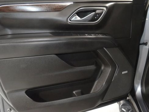 Used 2022 Chevrolet Tahoe Z71 w/ Luxury Package image 18