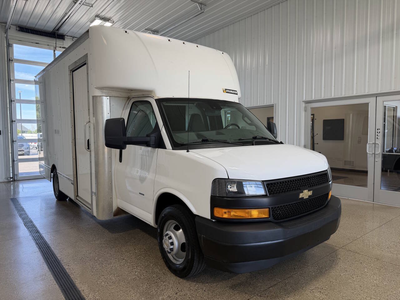 Used 2021 Chevrolet Express 3500 w/ Power Convenience Package RWD image 7