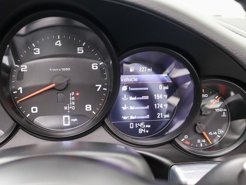 Used 2017 Porsche 911 Carrera image 37