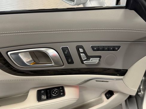 Used 2016 Mercedes-Benz SL 400 w/ Premium I Package image 36