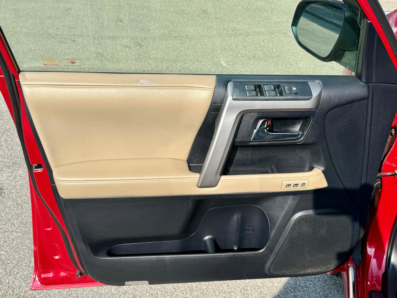 Used 2014 Toyota 4Runner Limited AWD/4WD image 37