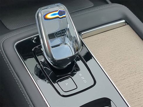 New 2025 Volvo XC90 B5 Plus w/ Protection Package Premier image 32