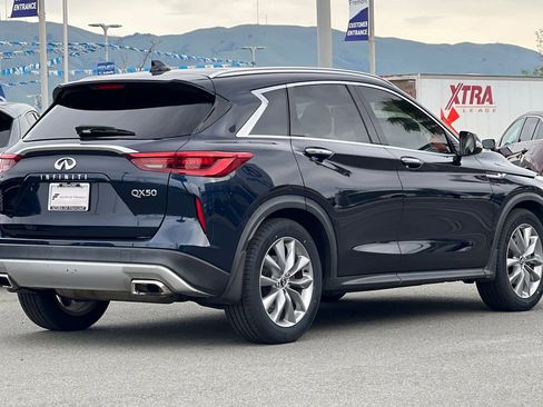 Used 2019 INFINITI QX50 Luxe w/ Navigation Package image 4