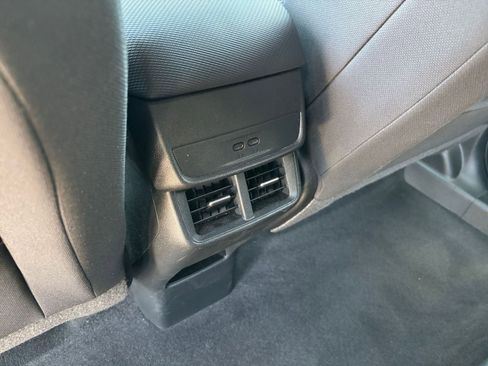 Used 2025 Chevrolet Equinox LT FWD image 21