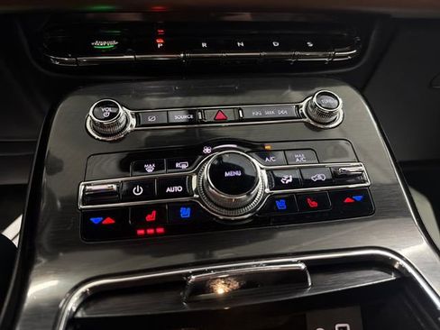 Used 2021 Lincoln Nautilus Reserve w/ Monochromatic Package AWD/4WD image 24
