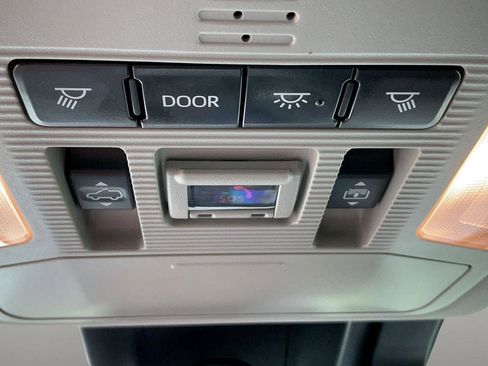 Used 2021 Toyota RAV4 Limited image 18