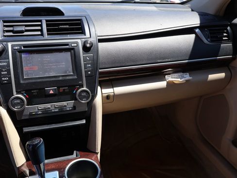 Used 2012 Toyota Camry XLE FWD image 30