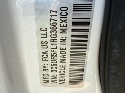 Used 2024 RAM 2500 Laramie image 34