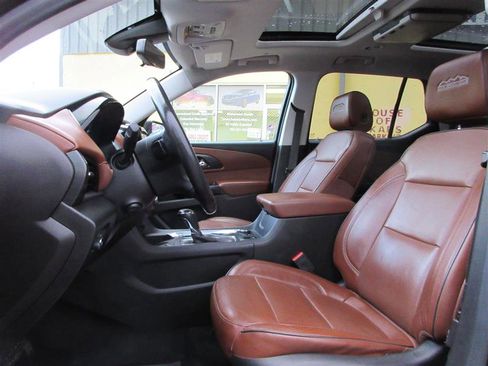 Used 2018 Chevrolet Traverse High Country w/ LPO, 'HIT The Road' Package AWD/4WD image 27
