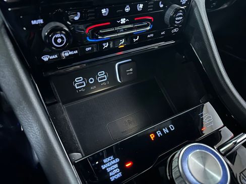 Used 2022 Jeep Grand Cherokee L Summit w/ Luxury Tech Group V image 30