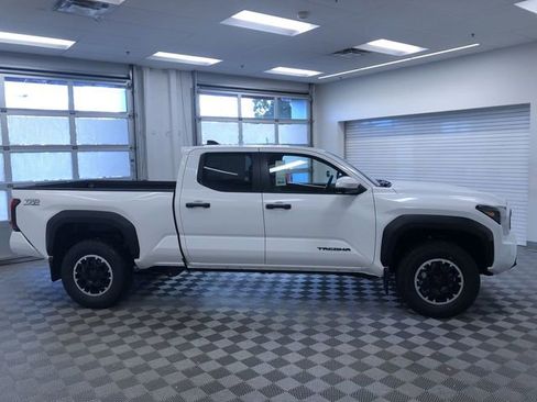 New 2025 Toyota Tacoma TRD Off-Road image 6
