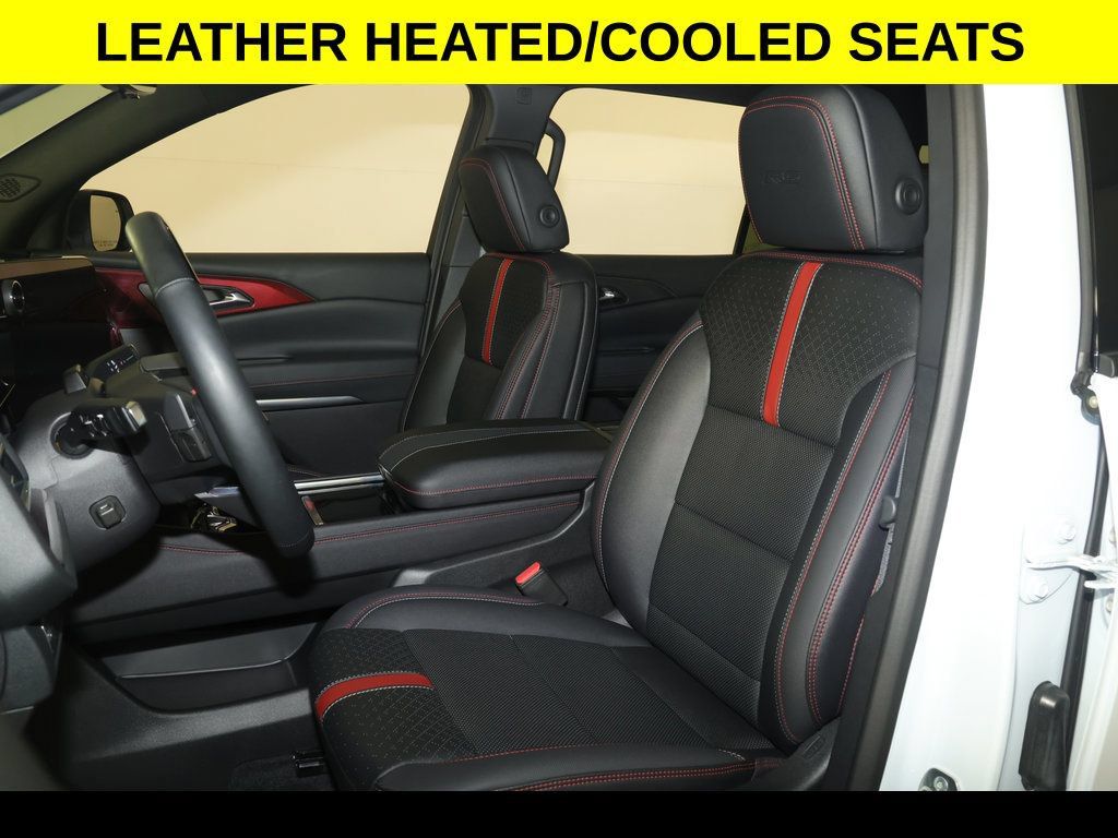 Certified 2026 Chevrolet Traverse RS w/ LPO, Floor Liner Package AWD/4WD image 4