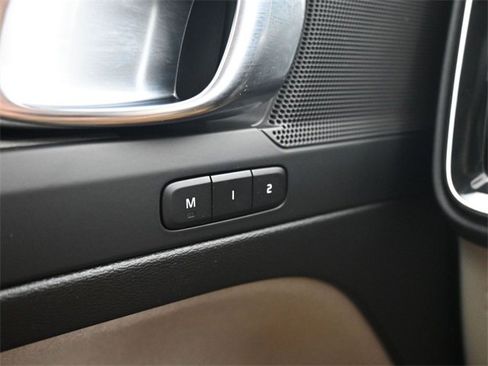 Used 2024 Volvo XC40 B5 Plus w/ Protection Package Premier image 29