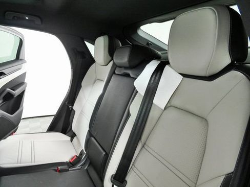 New 2026 Porsche Cayenne Coupe AWD/4WD image 23