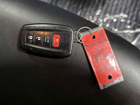 Certified 2021 Toyota Prius Prime XLE image 31