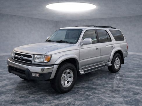Used 2000 Toyota 4Runner SR5 image 1