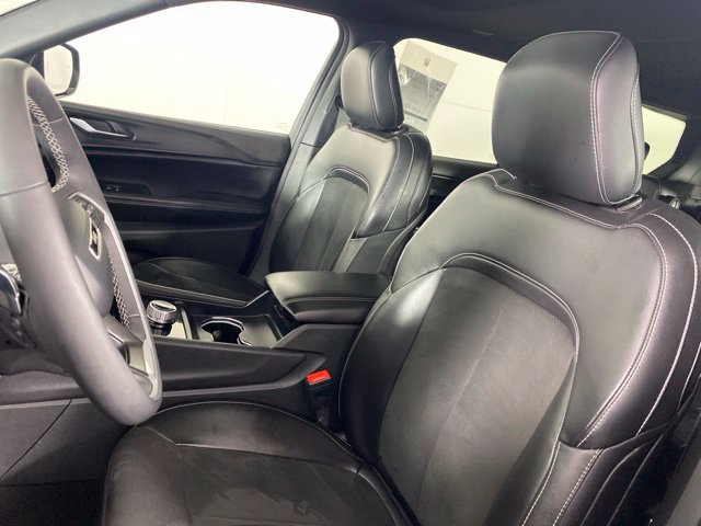 Used 2023 Jeep Grand Cherokee L Altitude AWD/4WD image 17