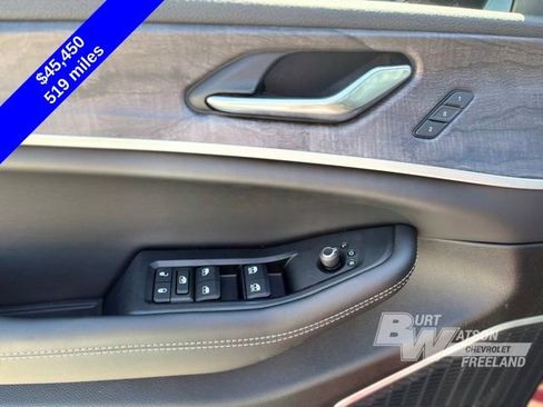 Used 2026 Jeep Grand Cherokee Limited AWD/4WD image 12