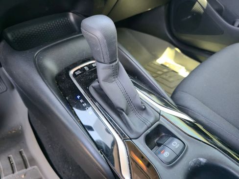 Used 2020 Toyota Corolla LE w/ Carpet Mat Package (TMS) FWD image 18