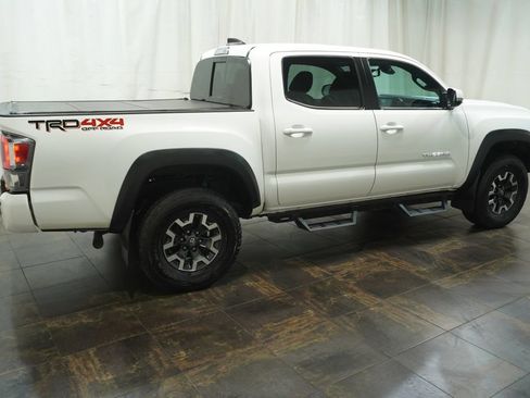 Used 2020 Toyota Tacoma TRD Off-Road w/ Technology Package AWD/4WD image 4