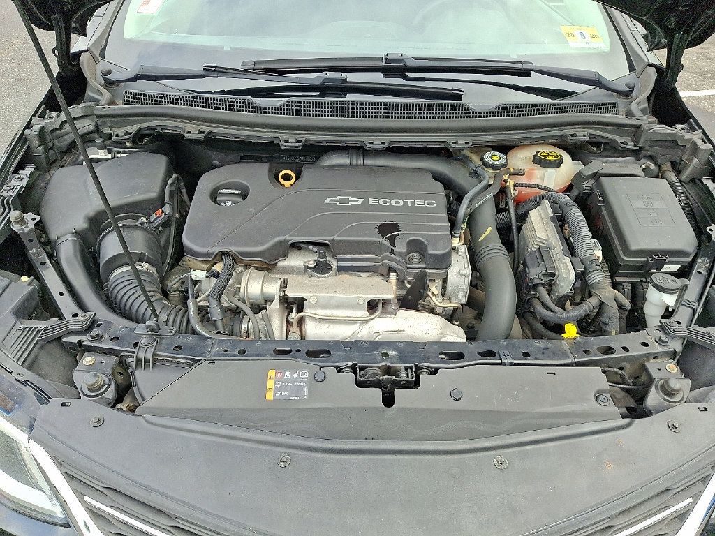 Used 2017 Chevrolet Cruze LS FWD image 28