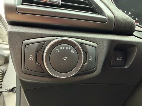 Used 2015 Ford Fusion SE image 28