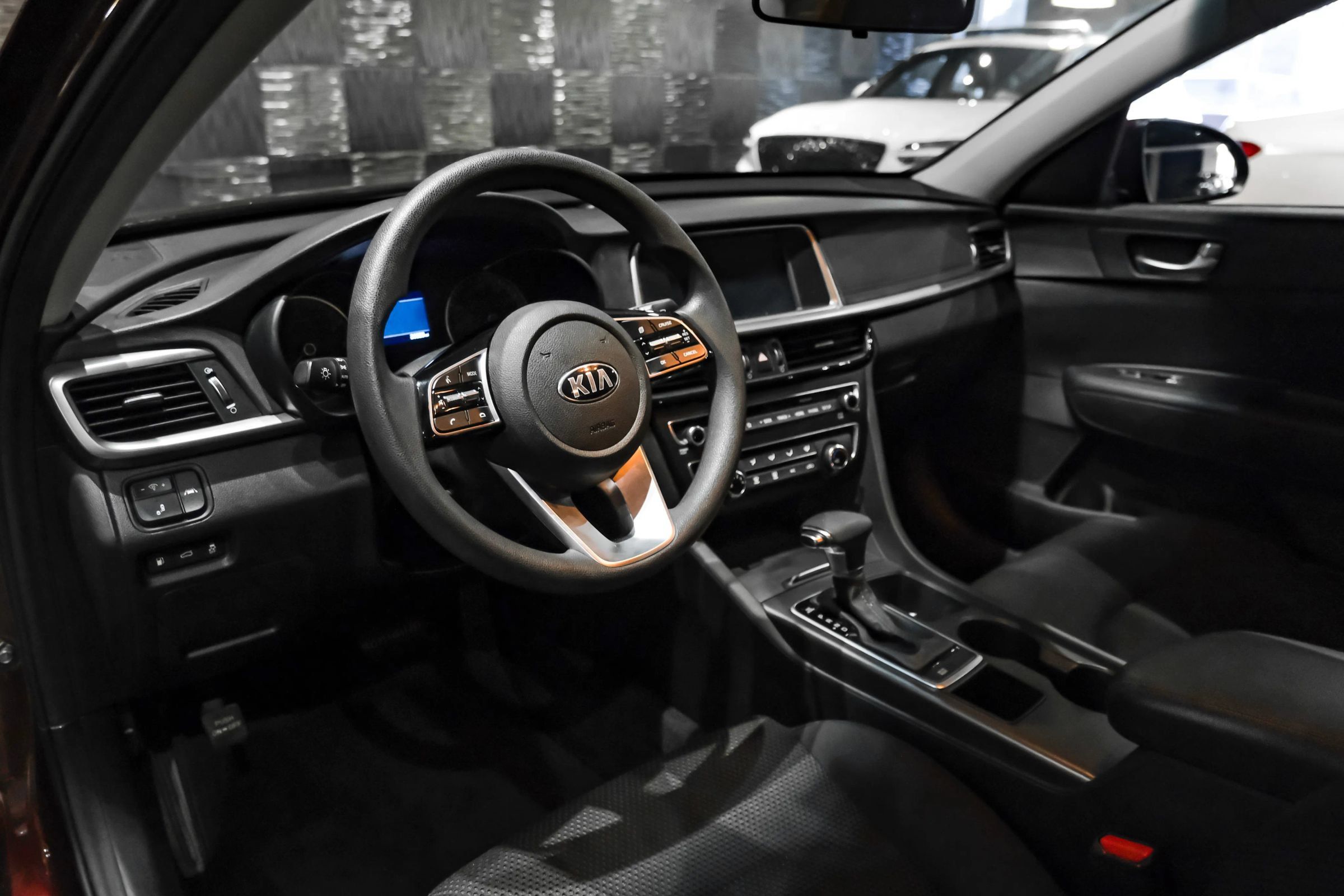 Used 2019 Kia Optima LX FWD image 3
