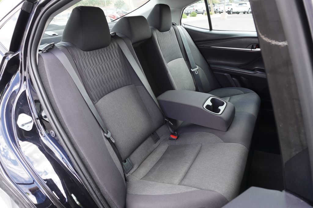 Used 2025 Toyota Camry LE FWD image 10
