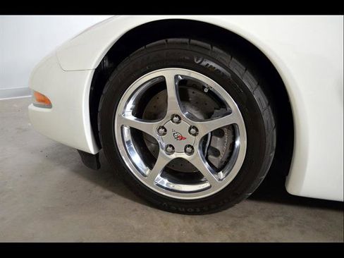 Used 2004 Chevrolet Corvette Coupe w/ Preferred Equipment Group image 8