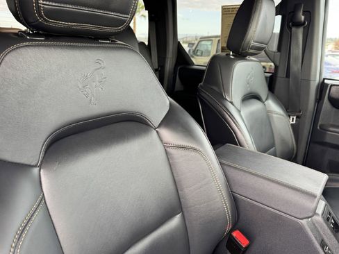 Used 2025 Ford Bronco Badlands AWD/4WD image 9