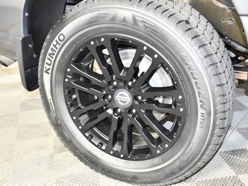 Used 2017 Nissan Titan SL AWD/4WD image 60