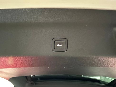 Used 2023 Cadillac Escalade Sport Platinum w/ LPO, ONYX Package AWD/4WD image 33